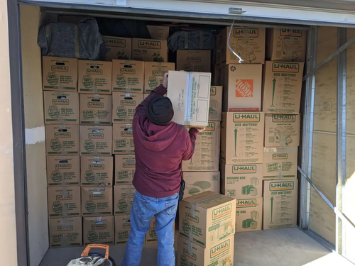 Person loading storage unit